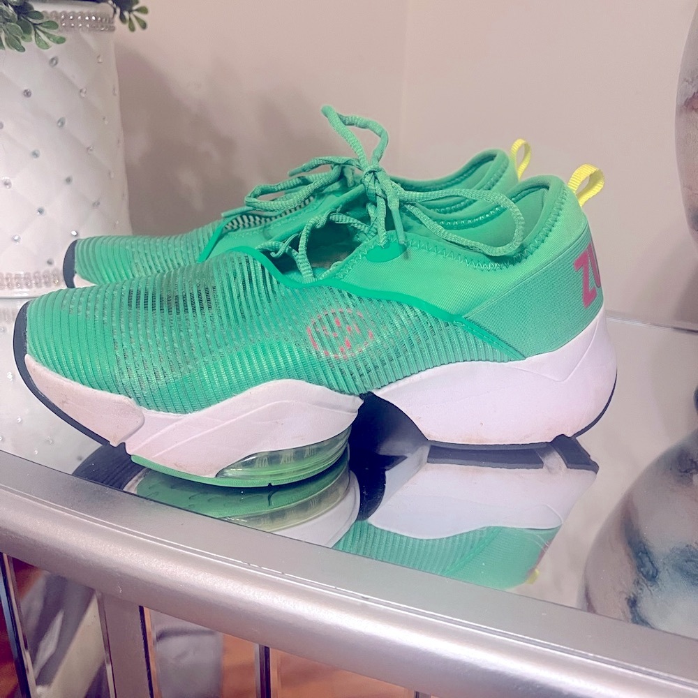Zumba Fitness Vibrant Green Sneakers Air Stomps